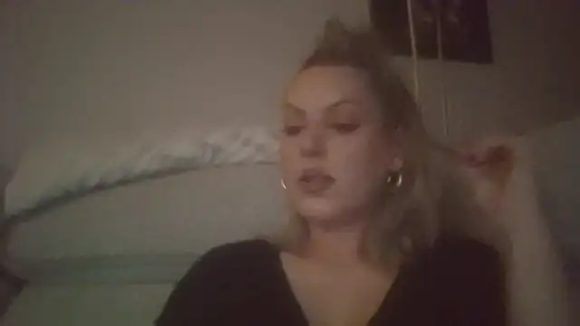 Snapshot of Gigi-Honey chatting on October 11, 8:55 pm Gigi-Honey online show from October 11, 8:55 pm