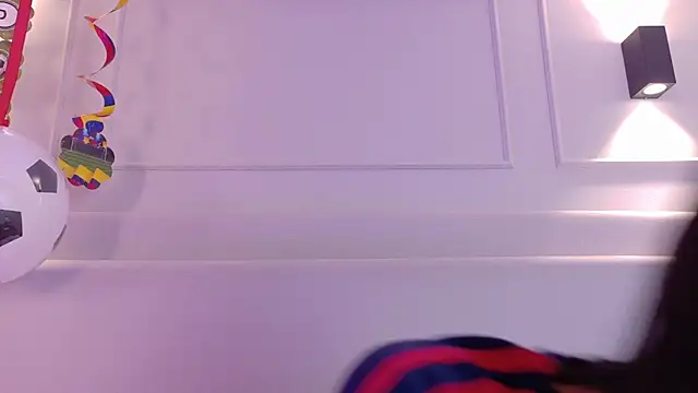 NaomiKlarc online show from June 18, 11:37 am