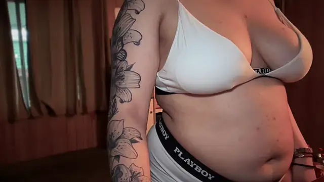 mamifresita online show from November 17, 12:11 am