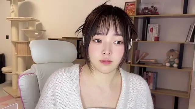 Chenjing0 online show from March 28, 1:10 pm