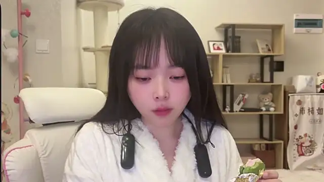 Chenjing0 online show from December 17, 12:42 pm