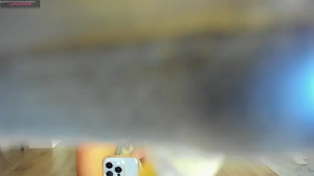 Yourhotqueeen online show from November 18, 12:55 am