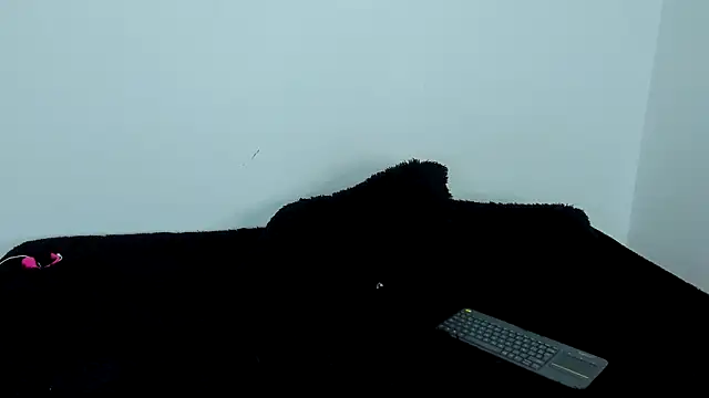 Laurensmith9 online show from October 14, 12:41 pm