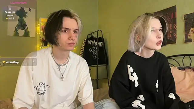 VeryRare TwinS online show from November 24, 5:53 am