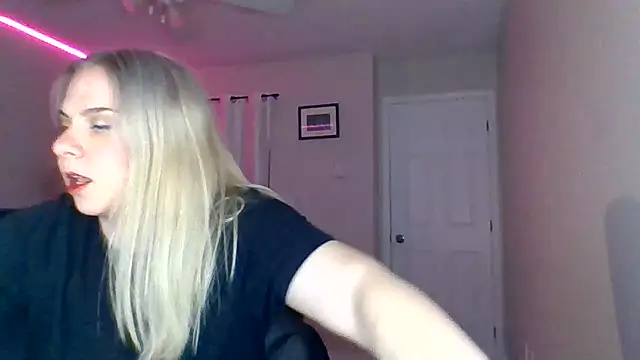 HappyIva online show from October 26, 2:18 am