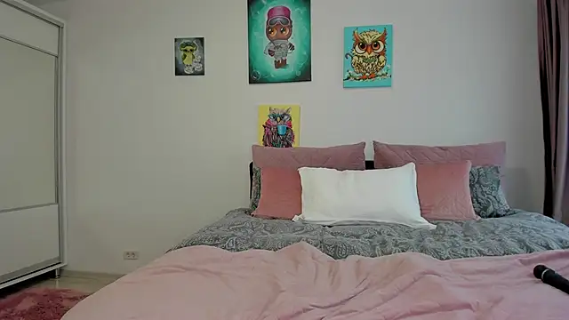 NNNoire online show from April 3, 7:39 am