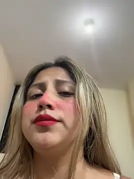 AdriiluXe online show from April 21, 1:31 am