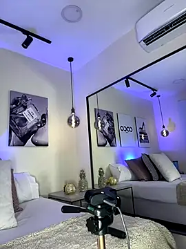 Blue Angell online show from December 2, 12:45 am