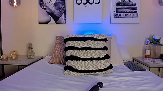 Blue Angell online show from September 25, 12:21 am