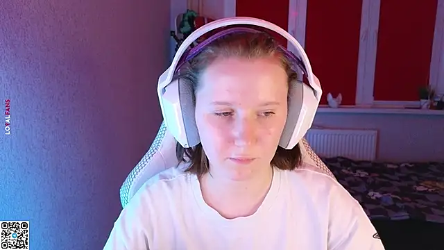 mon lola online show from September 24, 5:12 pm