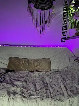 CheekyChels online show from April 16, 9:03 pm