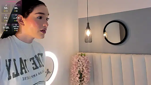 chelsea bolton  online show from March 22, 12:33 pm