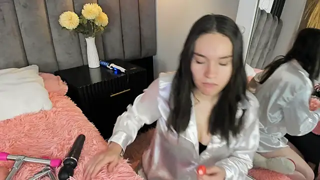 chelsea bolton  online show from October 15, 12:52 pm