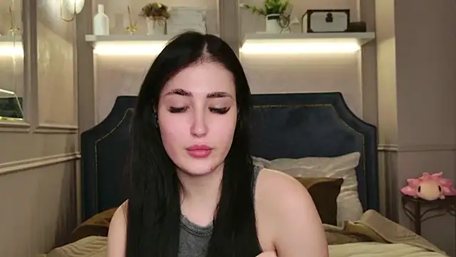 EmmaLawrens online show from September 18, 4:16 pm