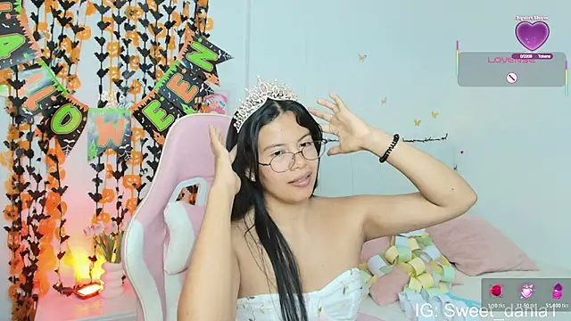 sweet dania  online show from October 24, 8:54 am