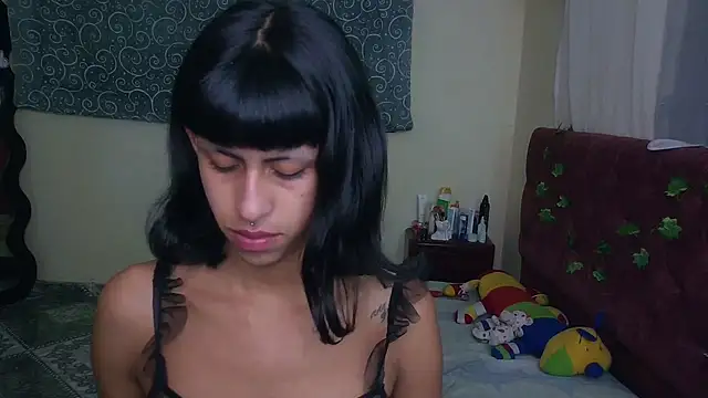 Naicollsxxx online show from June 4, 2:17 am