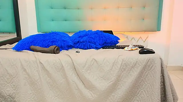 gabriela cortez online show from September 10, 1:44 pm