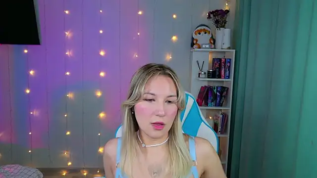 Mercedes Robinson online show from November 19, 5:51 am