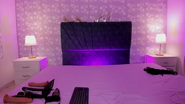 SalomeSimonz online show from April 7, 7:49 pm