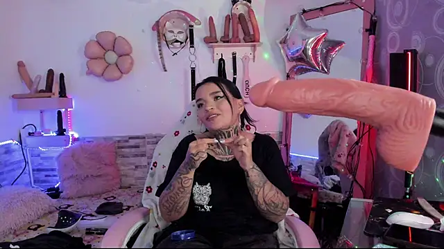 amyswallow7 online show from December 2, 3:08 am