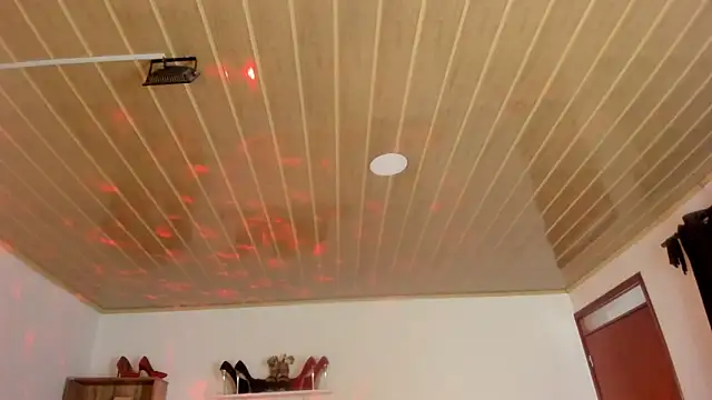 Renaxi Smith online show from September 10, 8:20 pm