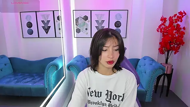 Akaza Hakuji  online show from October 6, 12:33 pm