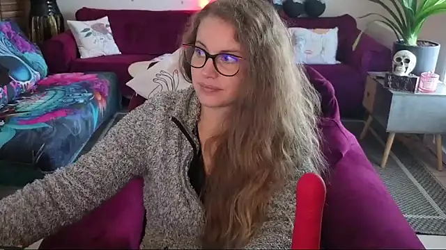 Miss luxiole online show from November 25, 11:45 am