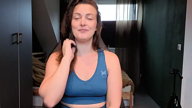 Snapshot of cumtomama chatting on September 9, 8:25 am cumtomama online show from September 9, 8:25 am