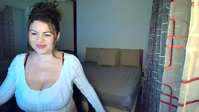 Snapshot of VixenVibesX chatting on October 26, 8:37 pm VixenVibesX online show from October 26, 8:37 pm