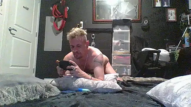 AQuickPhyx online show from April 18, 6:38 am