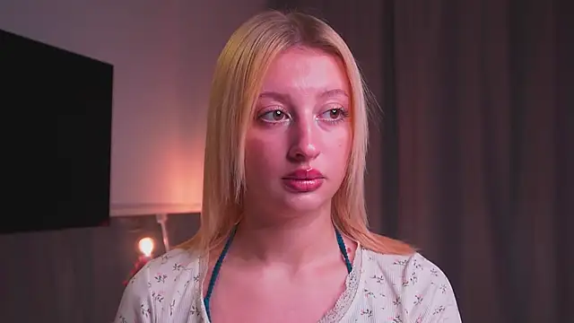 milasmiu online show from September 12, 3:41 pm