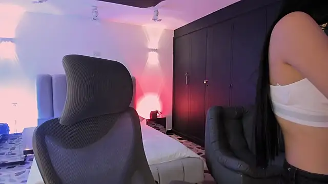 BellaaStorm online show from November 19, 8:42 pm