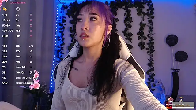 victoria ricci a online show from December 13, 9:43 pm