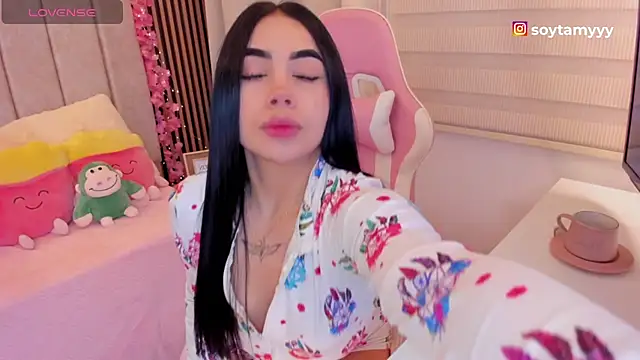 tamy xoo online show from November 25, 7:15 pm