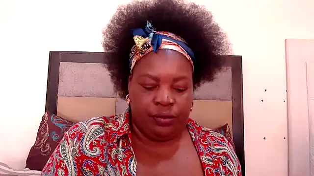 omalicha98 online show from September 17, 6:22 am