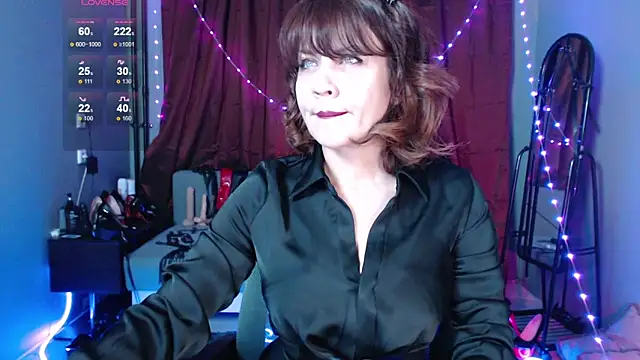 Snapshot of Goddess_Orsa chatting on October 3, 5:18 pm Goddess Orsa online show from October 3, 5:18 pm