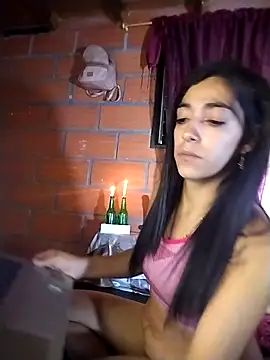 Snapshot of samantha_ferrer28 chatting on September 17, 7:39 am samantha ferrer28 online show from September 17, 7:39 am