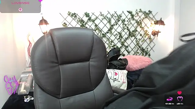 zahra Jalid online show from October 2, 11:21 pm