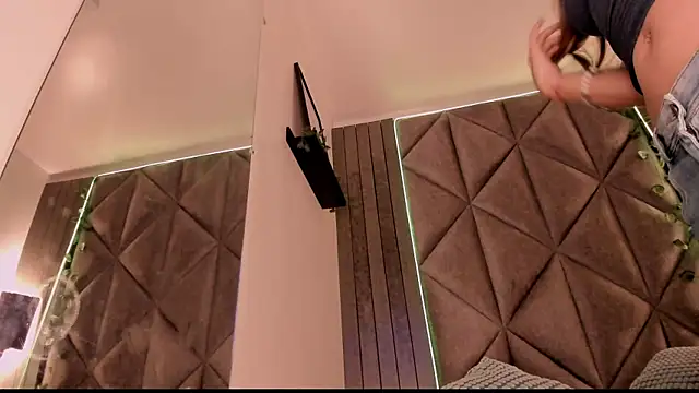 SabrinaSpell  online show from November 21, 11:45 am