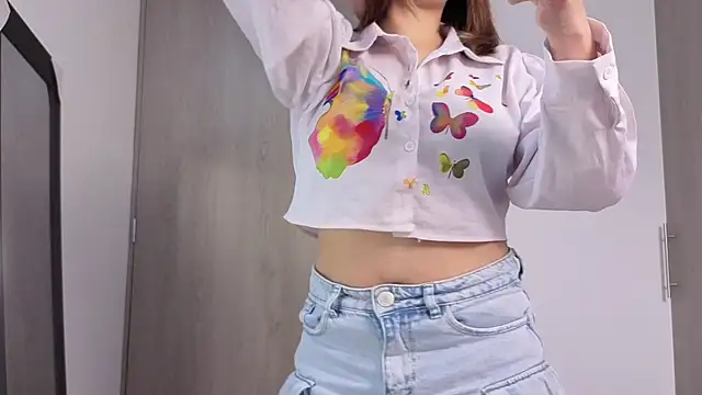 SexLaura  online show from November 26, 9:27 pm