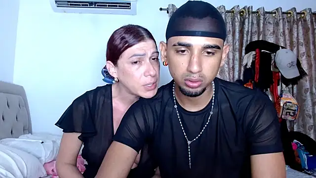 sweethoneytsx online show from November 9, 9:55 pm