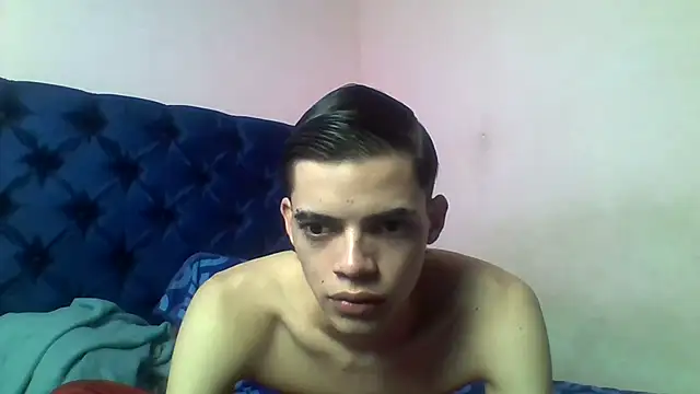 Latinos 2001 online show from April 4, 2:16 pm