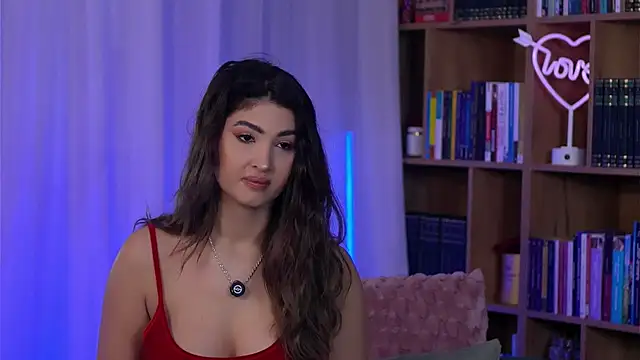 SarahPeach8 online show from February 4, 7:00 am