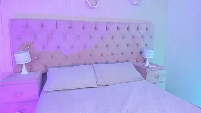 MattThompsonn online show from September 17, 9:46 pm