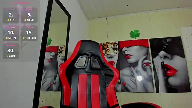 Snapshot of Miss_sparkle00 chatting on October 10, 6:40 am Miss sparkle00 online show from October 10, 6:40 am