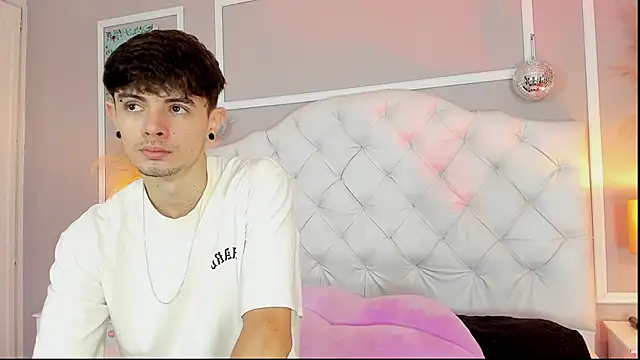 connor and angel online show from October 18, 12:41 pm