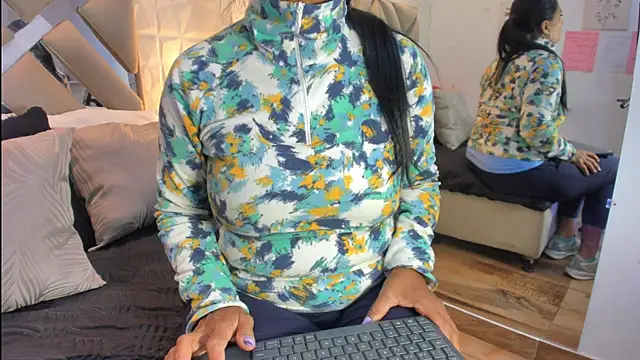 raquell moore online show from March 11, 12:31 pm