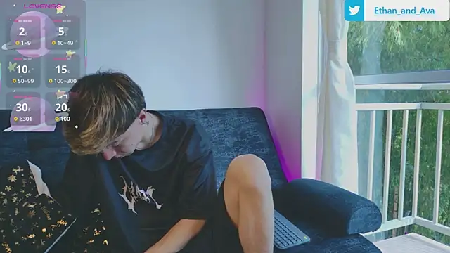 ethan and ava online show from November 22, 1:14 pm