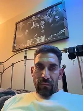 hornycouple818 online show from November 9, 5:25 am