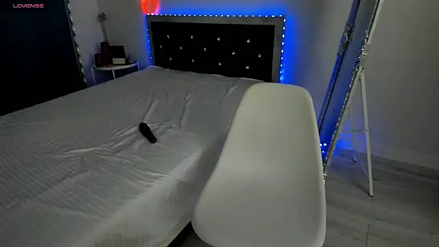 novaaskyy online show from November 21, 3:36 pm